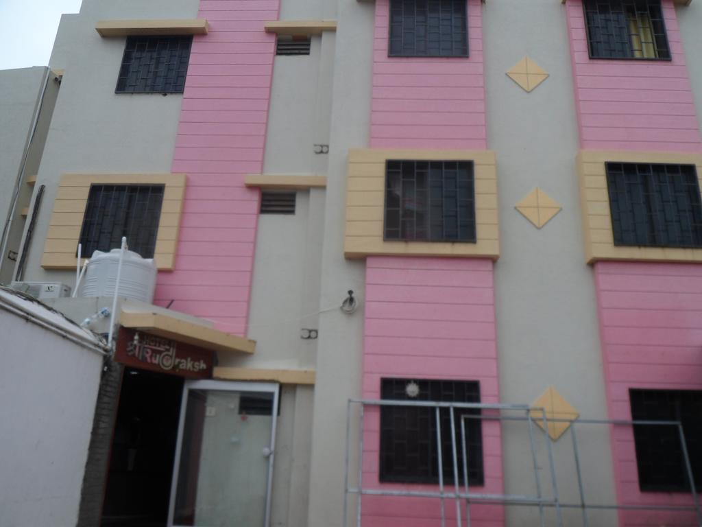 Hotel Shree Rudraksh โสมนัส ภายนอก รูปภาพ