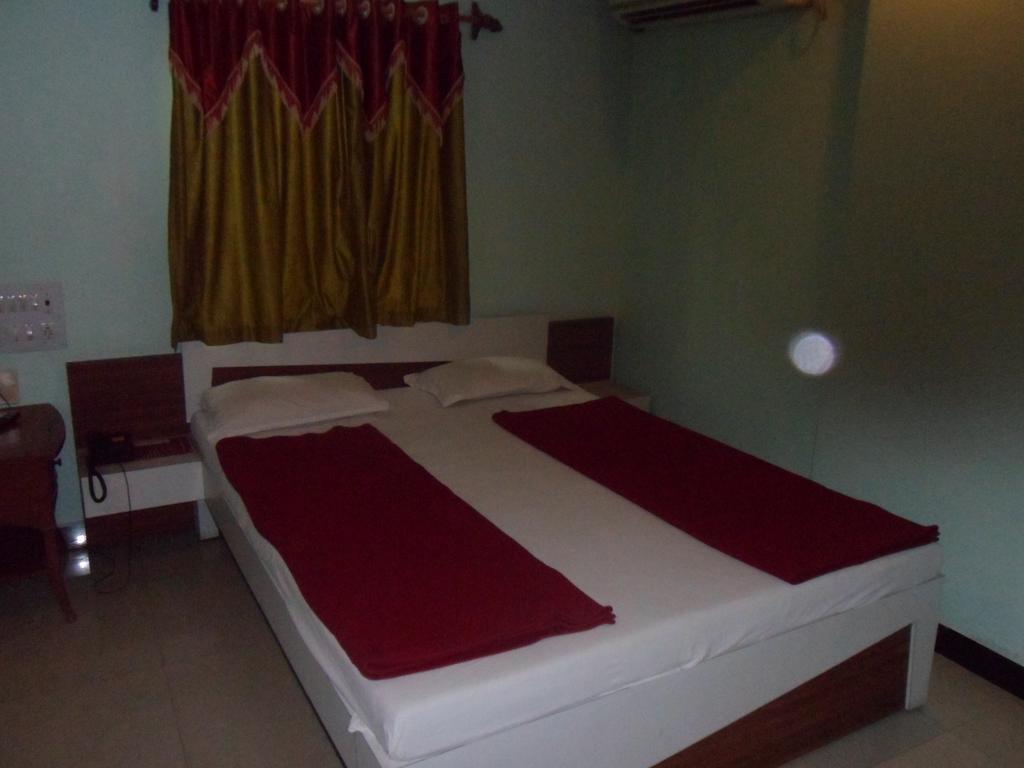 Hotel Shree Rudraksh โสมนัส ภายนอก รูปภาพ
